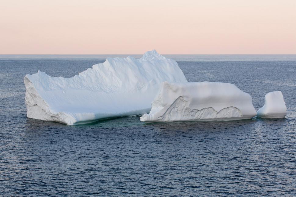 Free Image of Iceberg sunset 