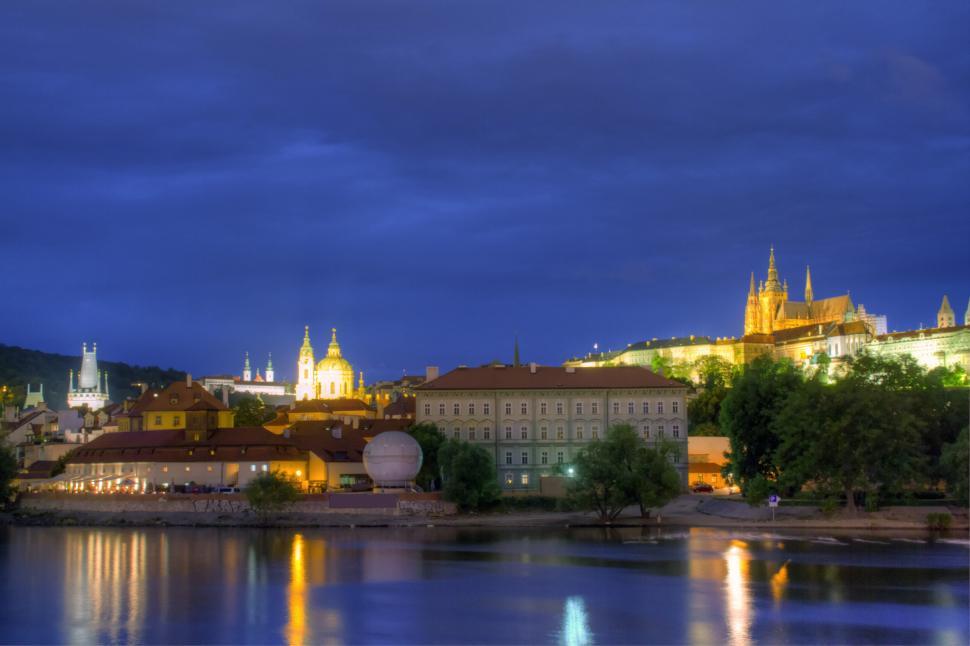 Free Image of Prague at night 