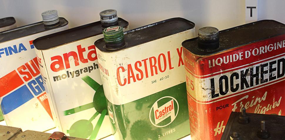 Free Image of Classic Oil Cans 
