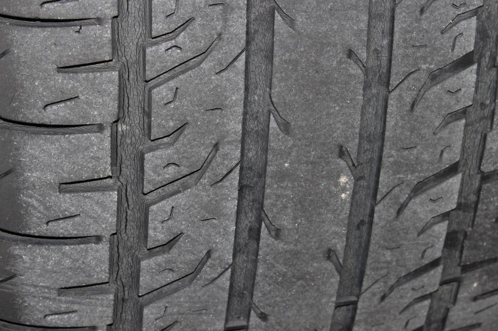 Free Image of Tire tread 