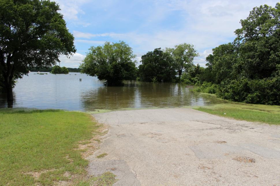 Free Image of Flood waters at Grapevine Lake in Texas 