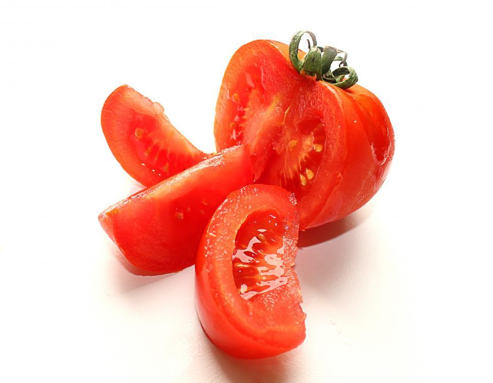 Free Image of Fresh sliced tomato isolated on white 