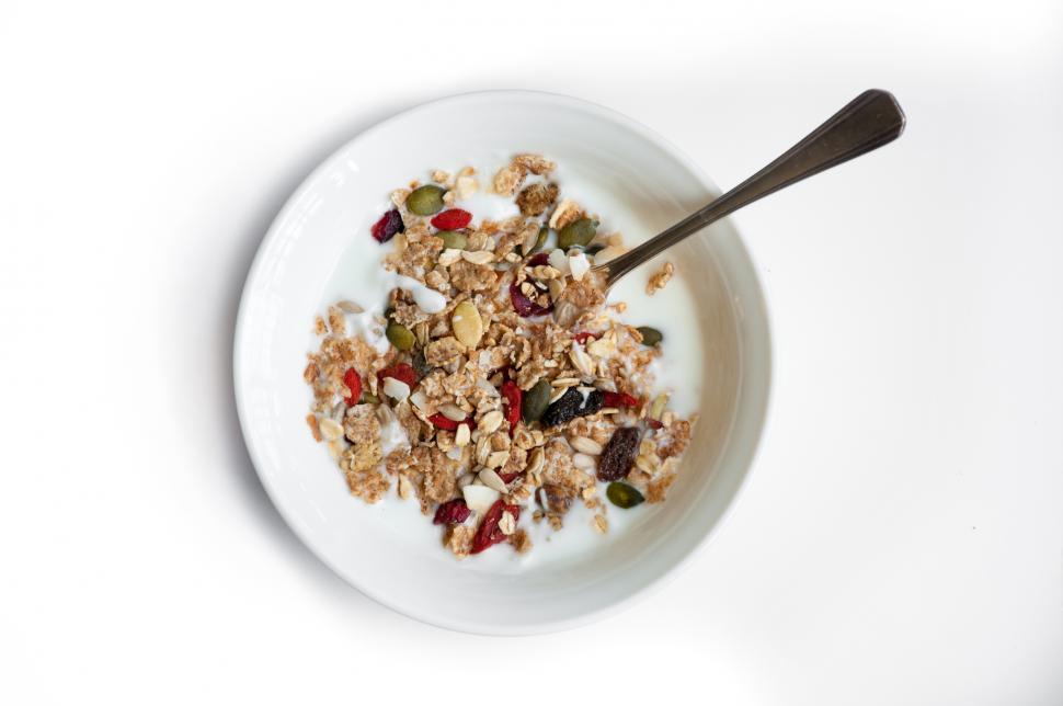 Free Image of Bowl of delicious breakfast oats muesli  