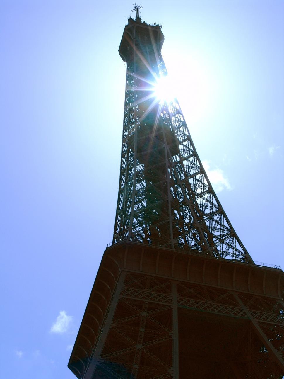 Free Image of Eiffel tower 