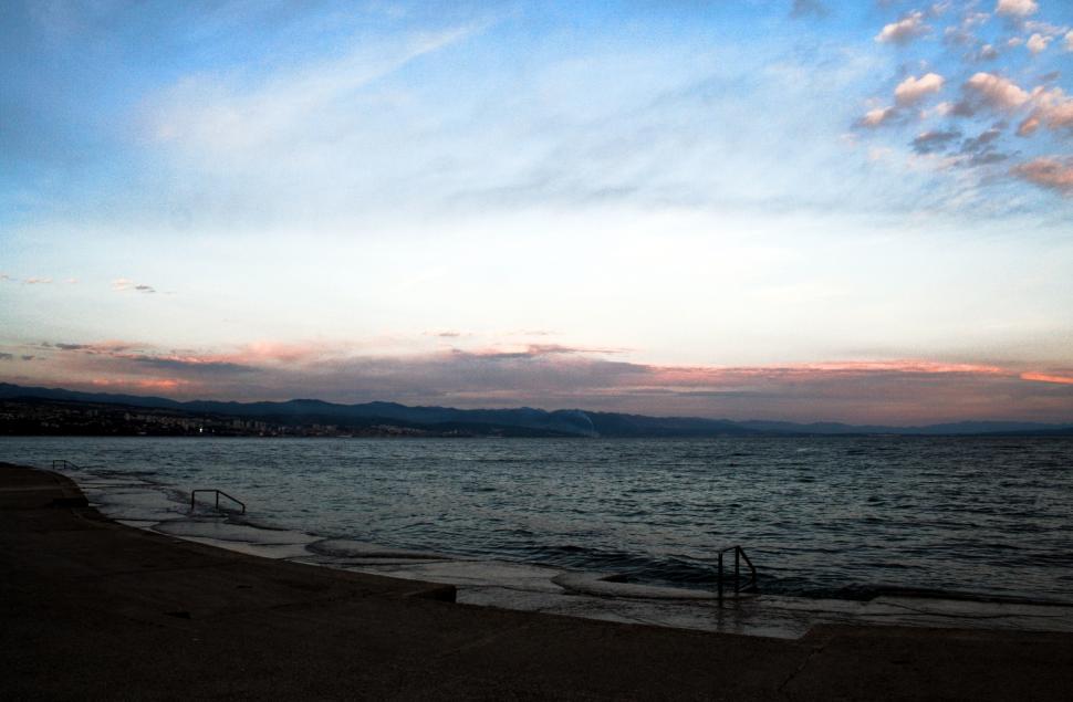 Free Image of The beach at sunset 