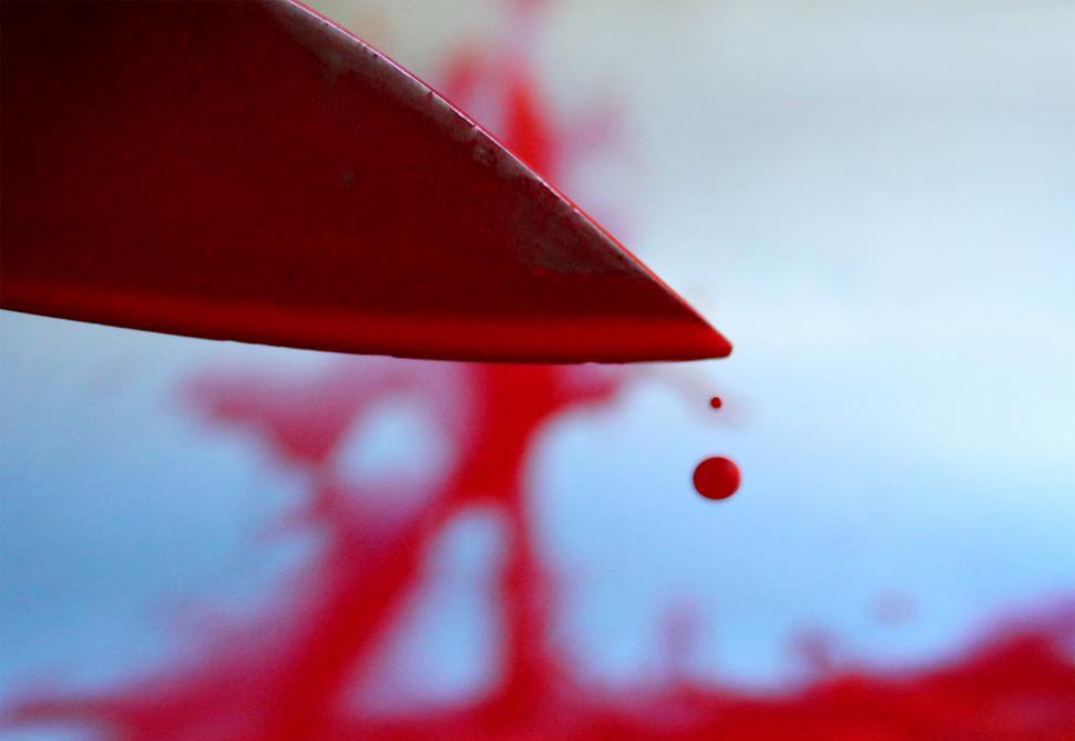 Free Image of Bloody knife with blood drops 