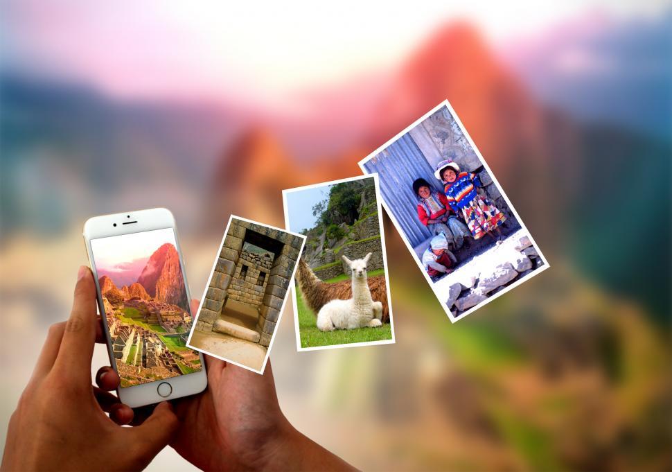 Free Image of Photo sharing from the smartphone - Instant pictures concept 