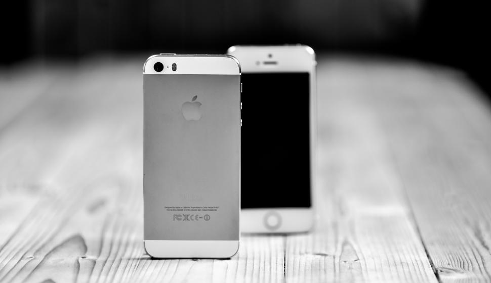 Free Image of Two mobile phones 