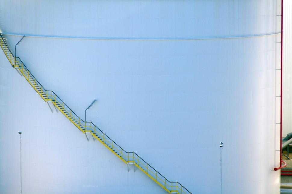 Free Image of Stairs on the side of an oil storage tank 