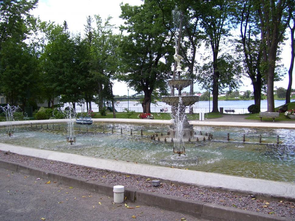 Free Image of Fountain 