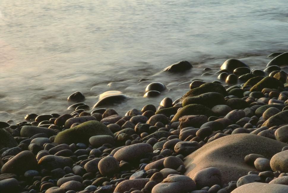 Free Image of Seastones 
