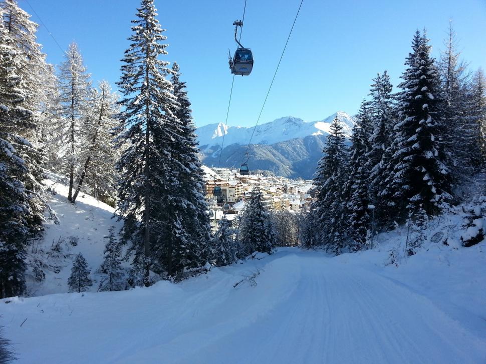 Free Image of Snowy mountain ski lift 