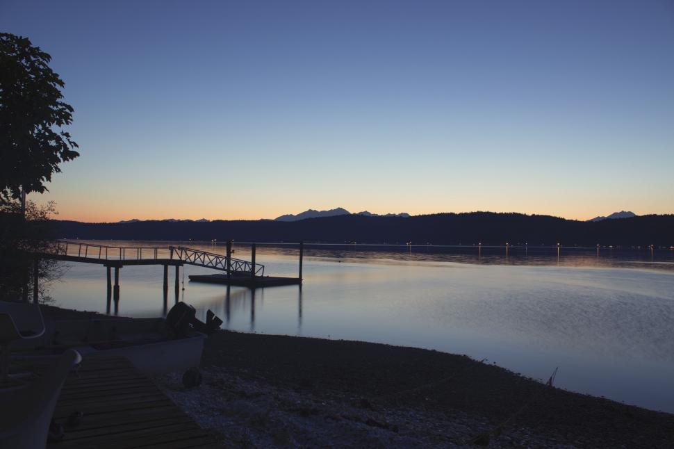 Free Image of Mountain View Dock by the Water 