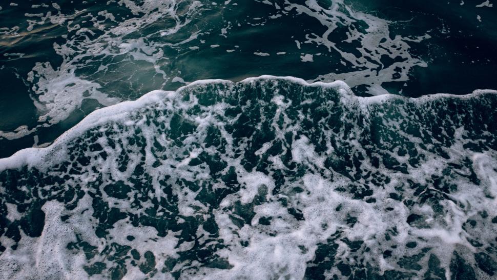 Free Image of Aerial View of the Ocean With Waves 