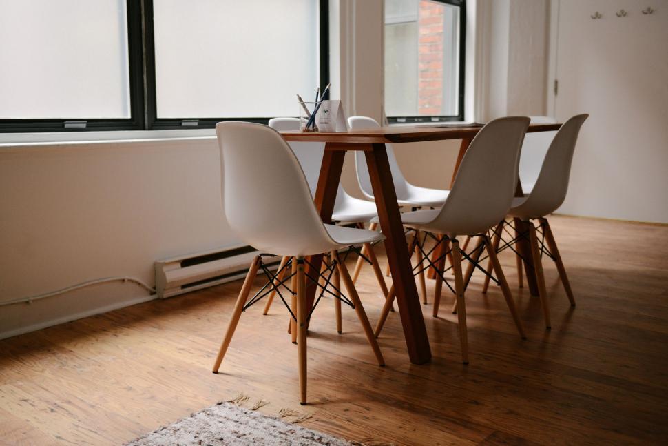 Free Image of Room With a Table and Four Chairs 