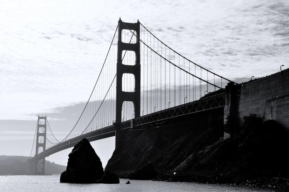 Free Image of Iconic Black and White Photo of the Golden Gate Bridge 