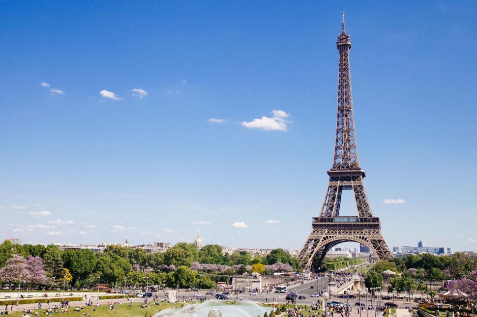 Free Image of The Eiffel Tower Dominating the Paris Skyline 
