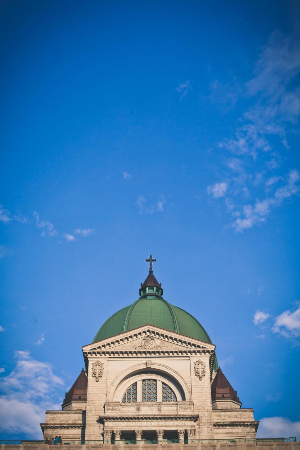 Free Image of Large Building With Green Dome on Top 
