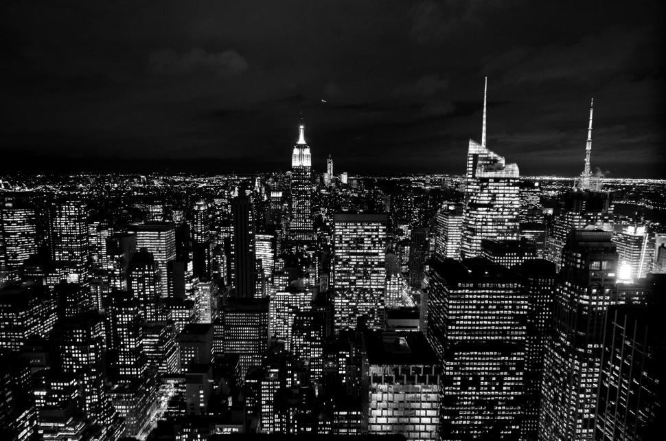 Free Image of Cityscape of a Nighttime Urban Setting 