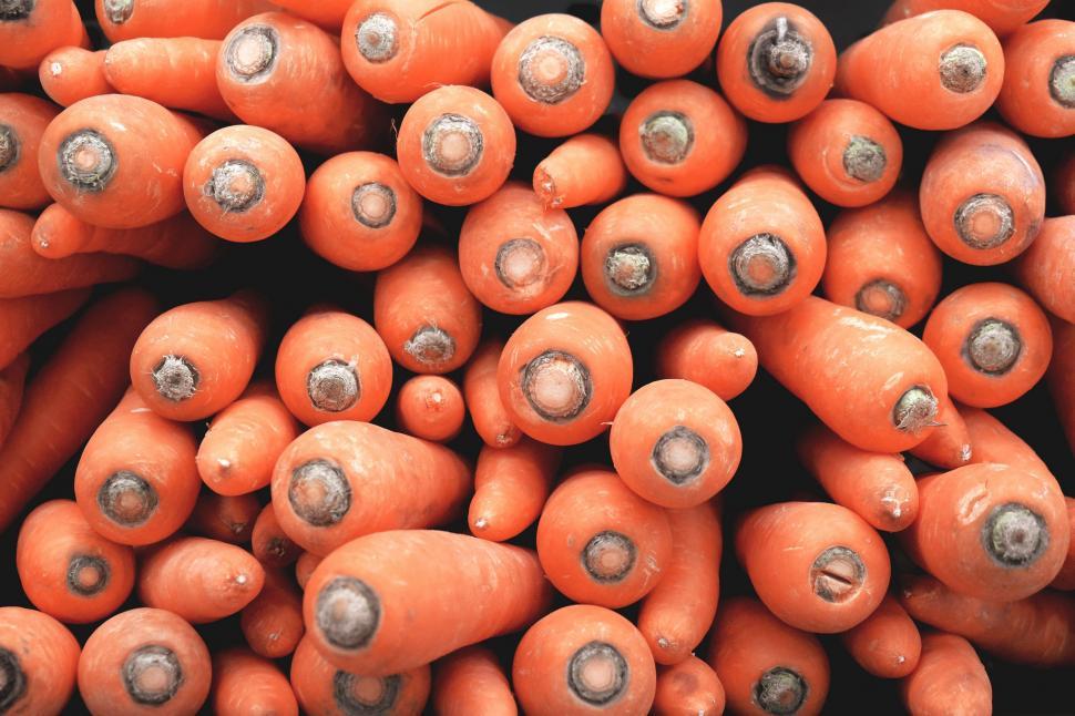 Free Image of Stack of Carrots 