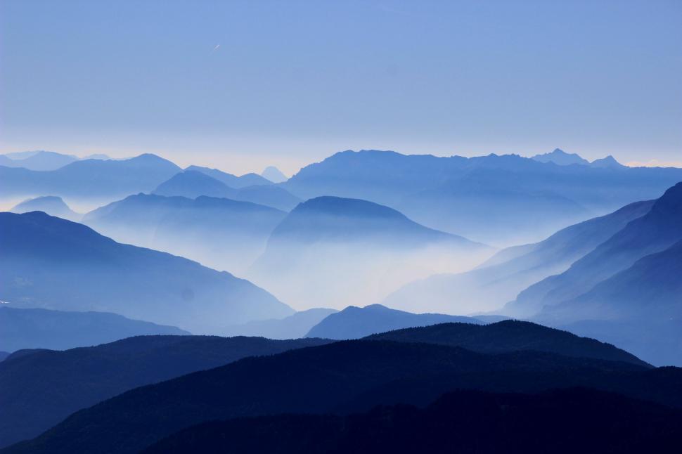 Free Image of Distant Mountain Range View 