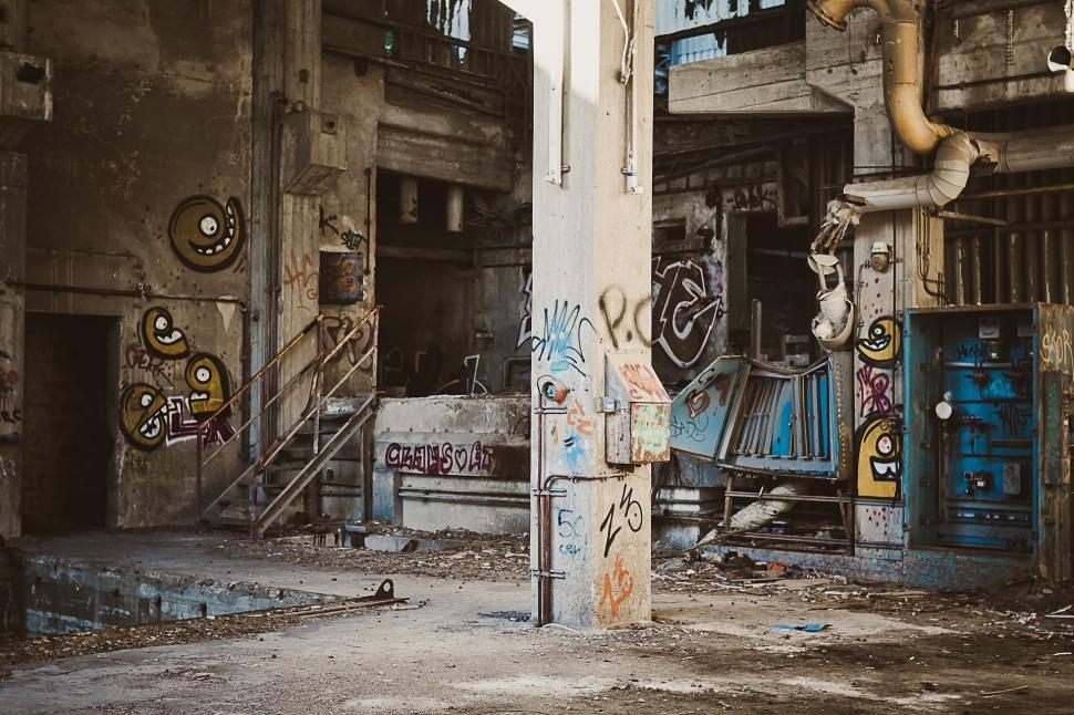 Free Image of Abandoned Building With Graffiti 