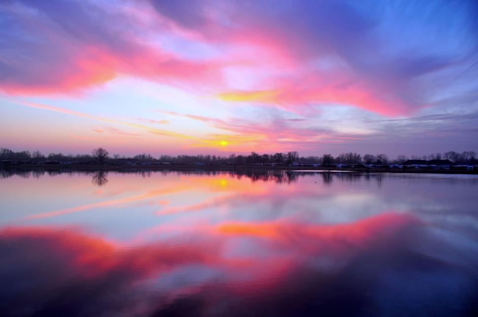 Free Image of Colorful Sky Reflection in Water 