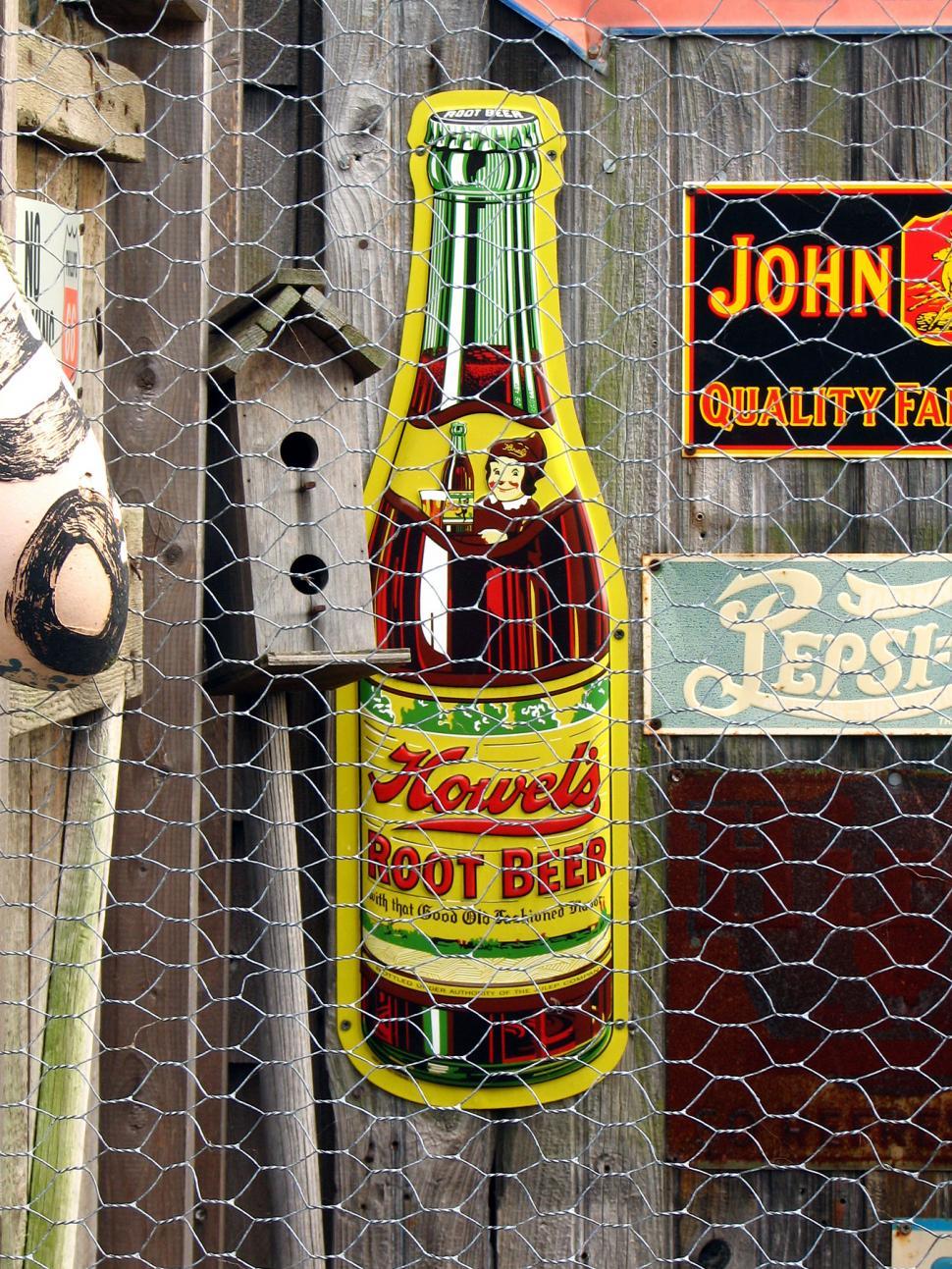 Free Image of vintage root beer bottle sign 