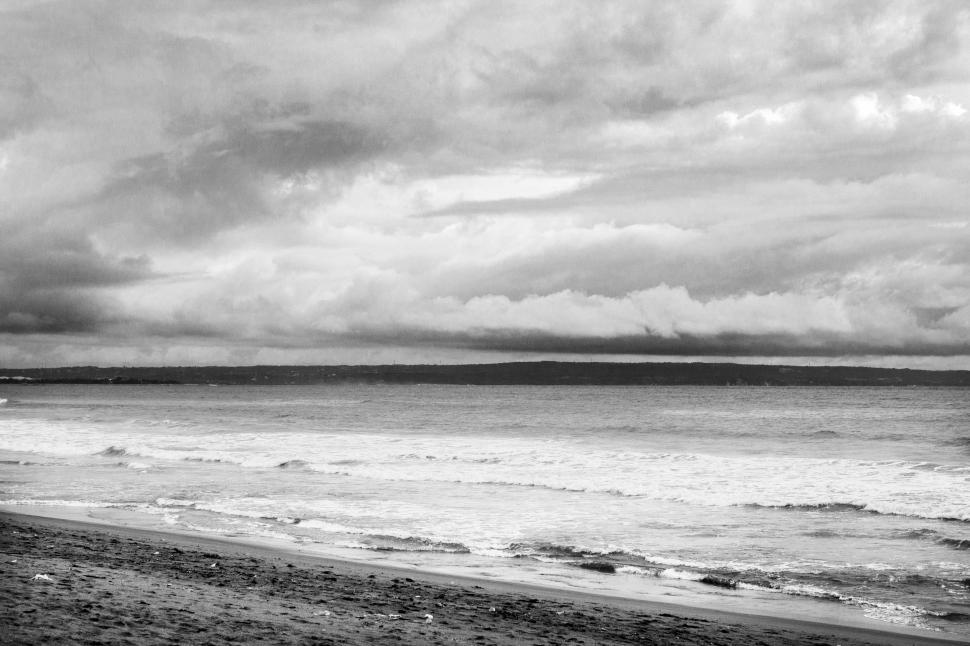 Free Image of Beach and Ocean in Black and White 