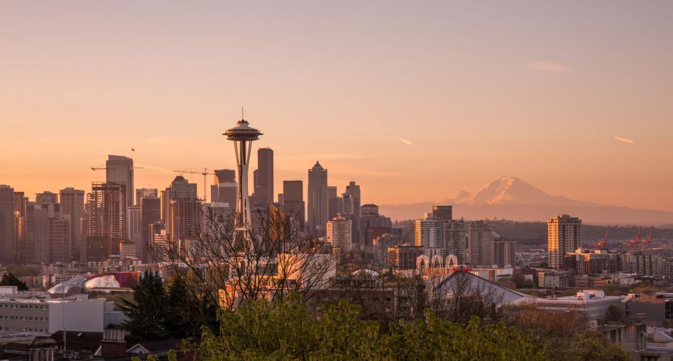 Free Image of Sunset Over the Seattle Skyline 