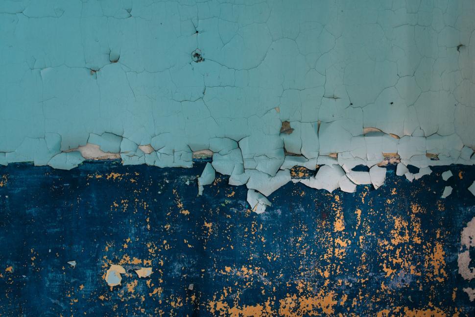 Free Image of Blue Wall With Peeling Paint 