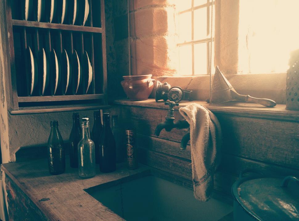 Free Image of Kitchen With Sink and Window 