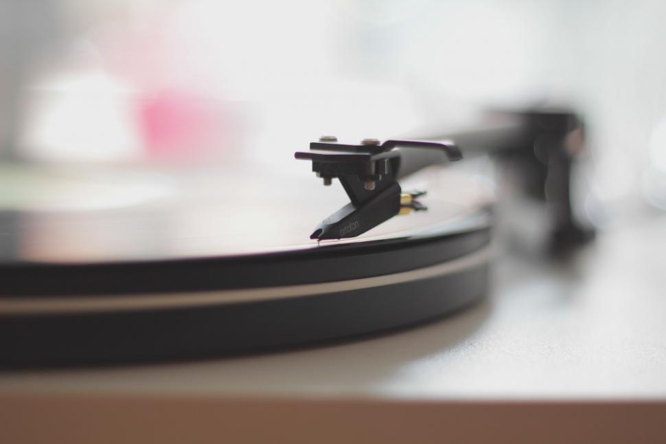 Free Image of Close-Up of a Turntable With Blurry Background 