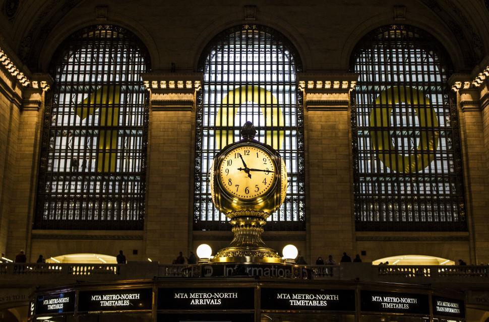 Free Image of Large Clock in the Middle of a Train Station 