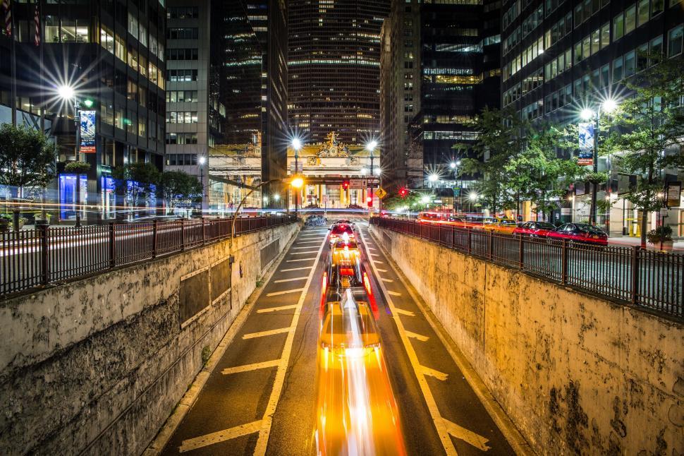 Free Image of Busy City Street With Heavy Traffic at Night 