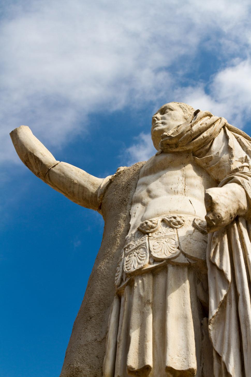 Free Image of Statue of Roman 