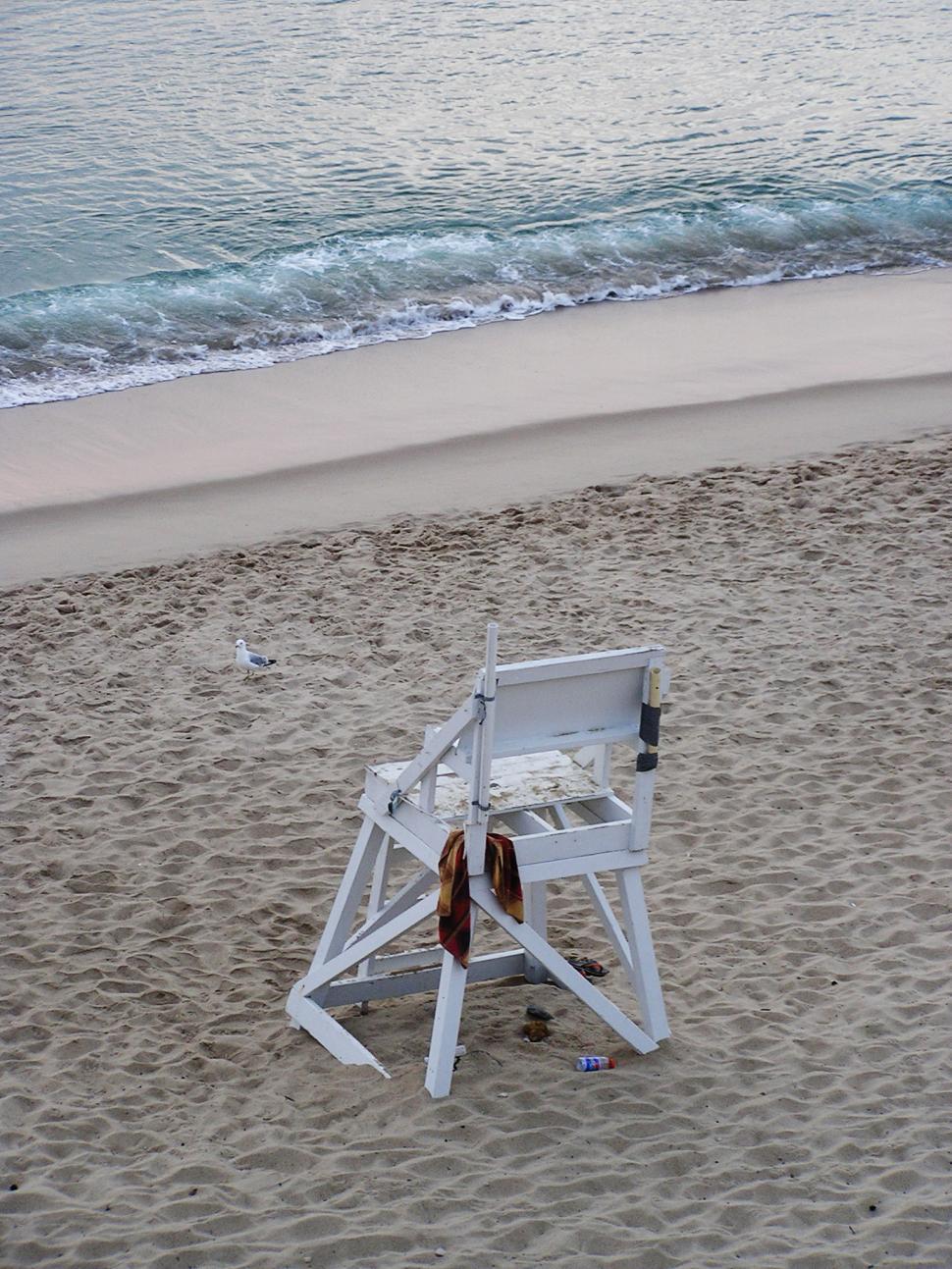 Free Image of Empty Lifeguards Chair 