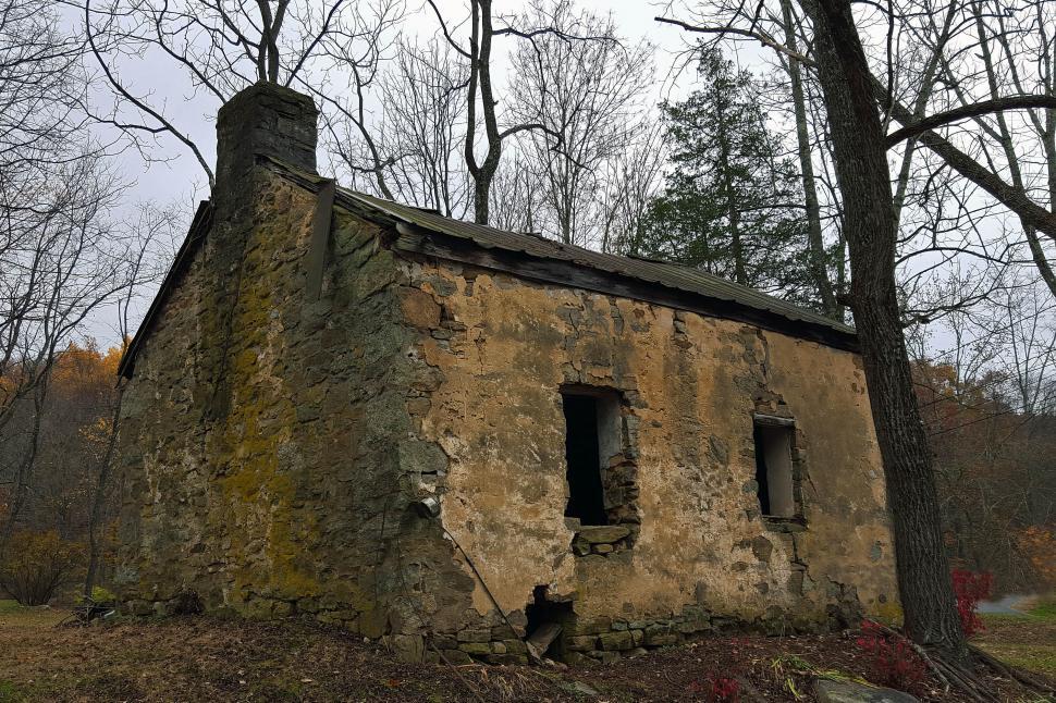 Free Image of Ruin Of Old Stone House 