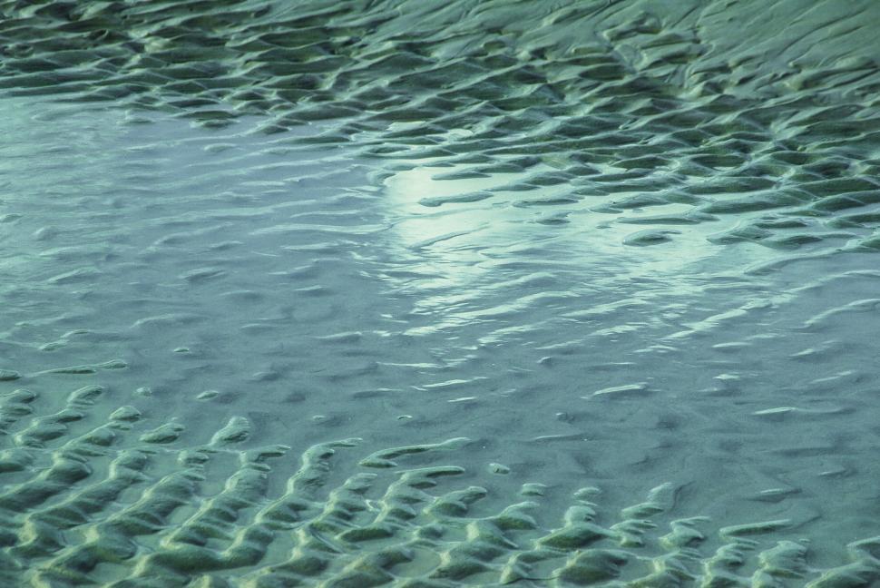 Free Image of Water pattern in sand 