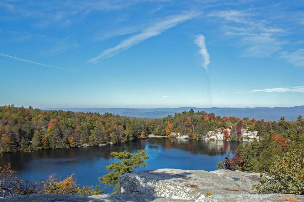 Free Image of Lake Minnewaska Autumn Color 