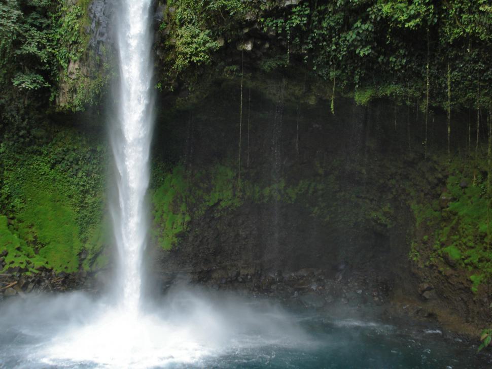 Free Image of Waterfall  