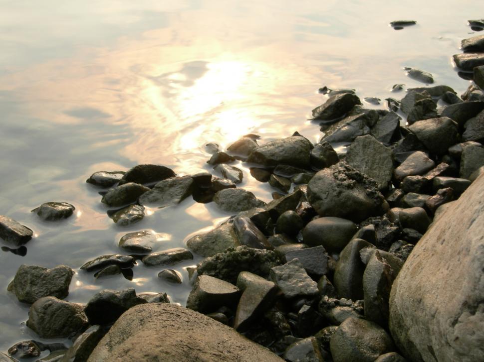 Free Image of Rocks and Water 
