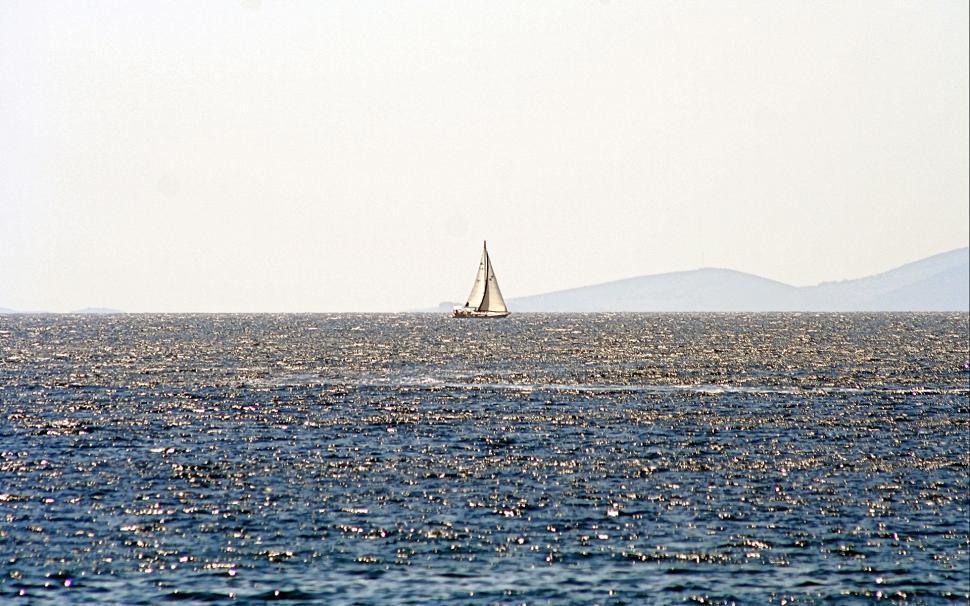 Free Image of Sailing 