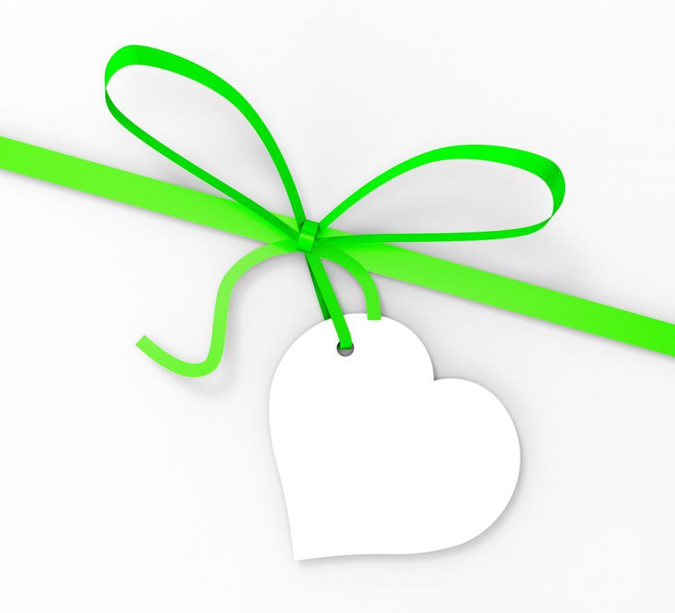 Free Image of Gift Tag Shows Empty Space And Bow 