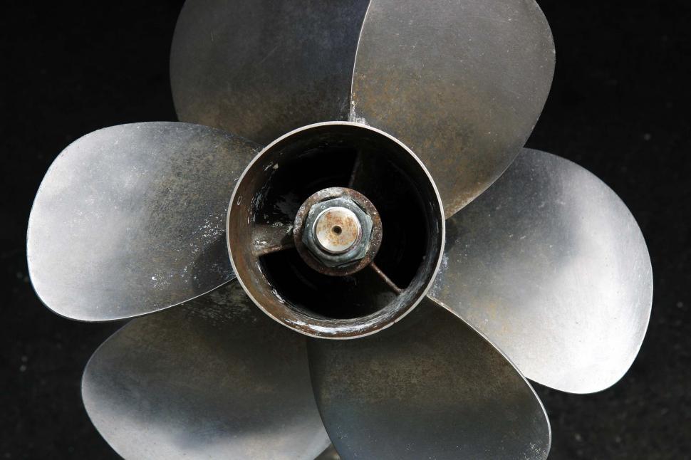 Free Image of Large propeller 