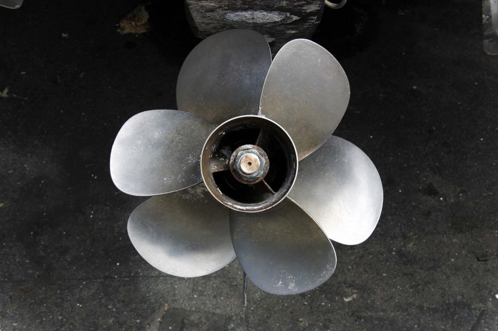 Free Image of Ship propeller 