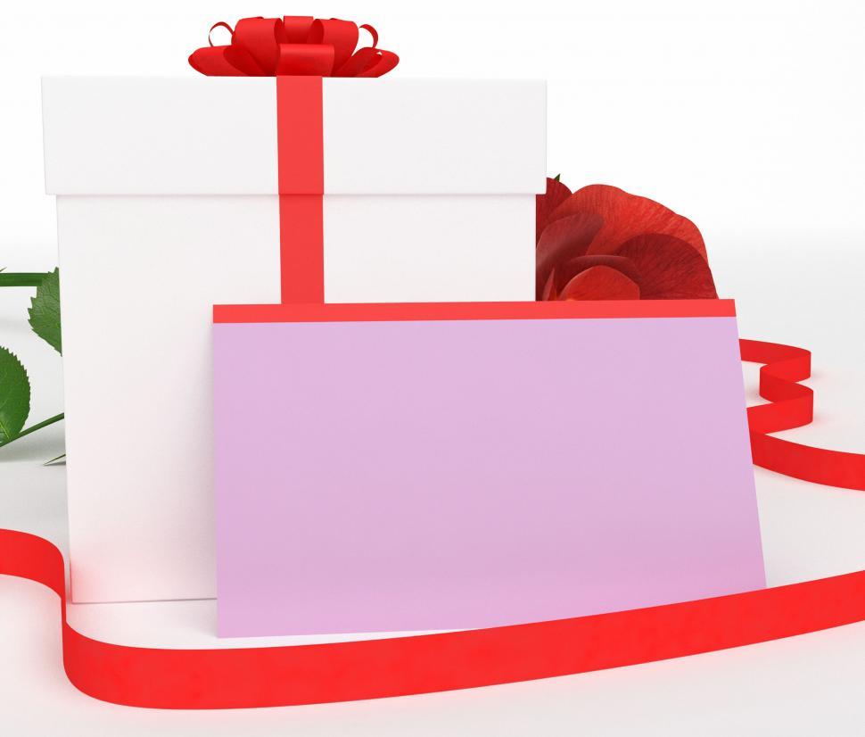 Free Image of Gift Card Shows Package Romantic And Box 
