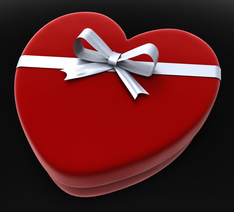 Free Image of Heart Gift Represents Valentine Day And Box 