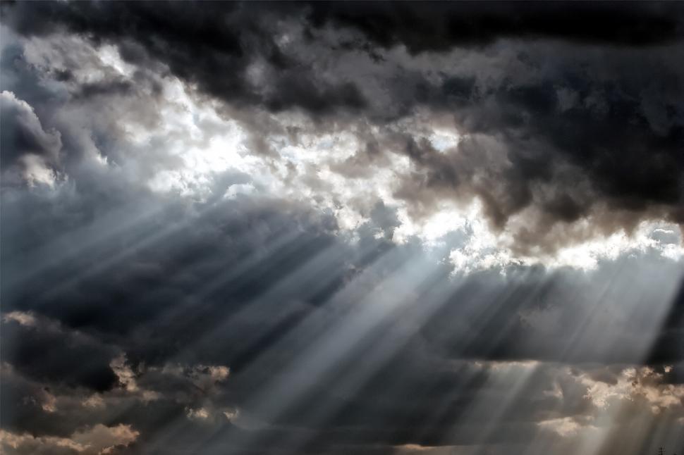 Free Image of Clouds with sunrays II 
