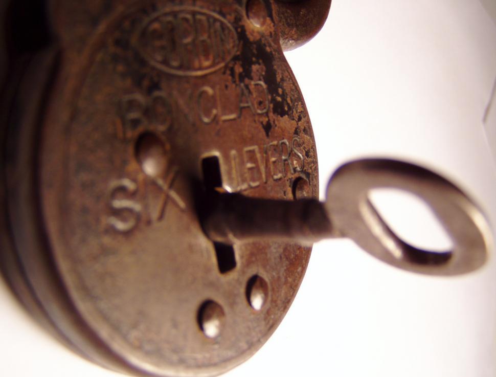 Free Image of Lock and Key 